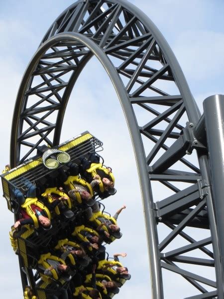 The Smiler at Alton Towers; Tips To Beat the Queues for The Smiler ...