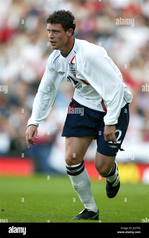 Wayne bridge england 2002 hi-res stock photography and images - Alamy