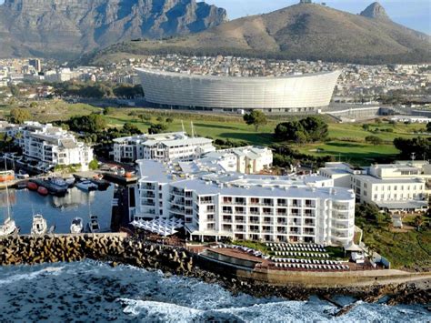 Radisson Blu Hotel Waterfront, Cape Town in South Africa - Room Deals ...