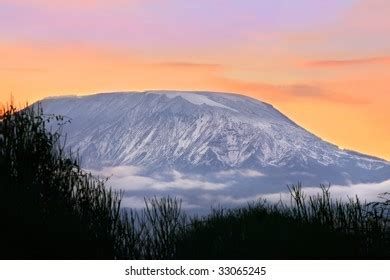 1,136 Kilimanjaro sunrise Images, Stock Photos & Vectors | Shutterstock