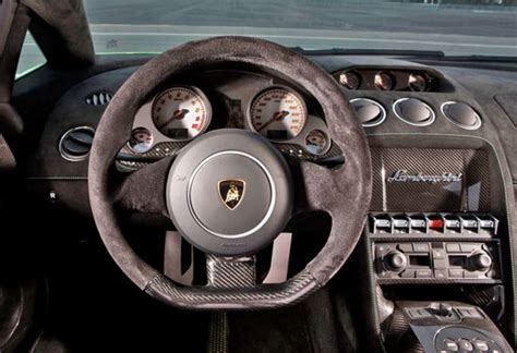 Descubrir 52+ imagen lamborghini superleggera interior - Abzlocal.mx