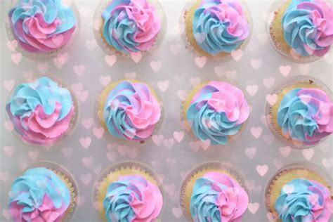 15 Remarkable Gender Reveal Cupcakes To Make For Your Next Dinner Party