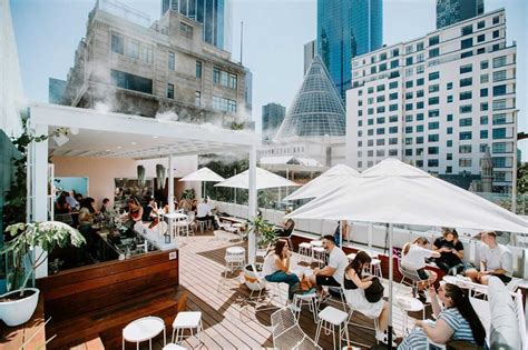 Melbourne's Best 5 Rooftop Bars | Sky High Drinking At Its Best