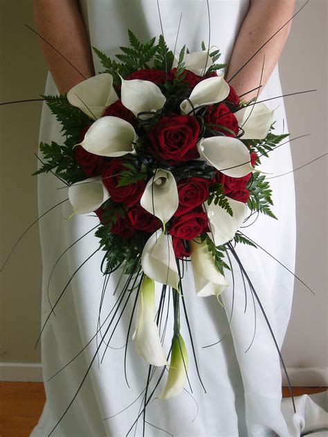 Calla lily and rose bouquet. Absolutely perfect Wedding Flower Photos ...