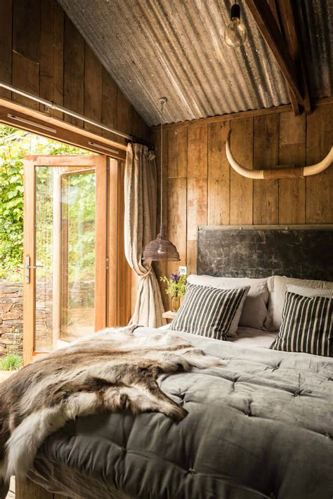 26 Best Rustic Bedroom Decor Ideas And Designs For 2022