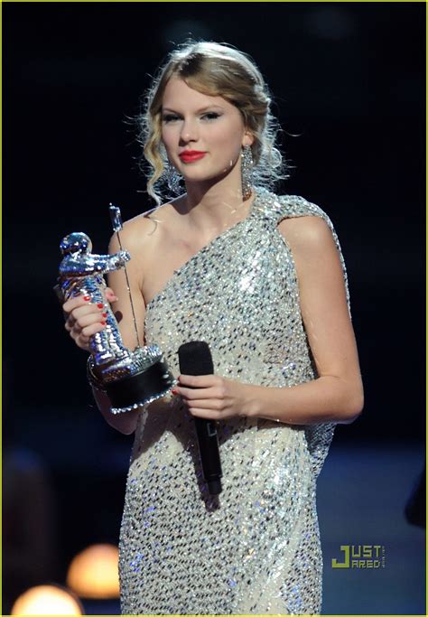 Kanye West Ruins Taylor Swift's VMAs Win: Photo 2212072 | 2009 MTV VMAs ...