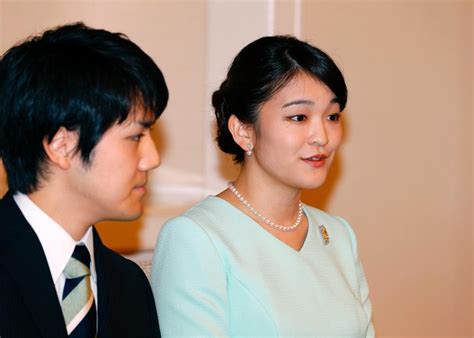 Would Japan end its hereditary monarchy rather than let a woman take ...