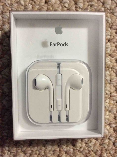 Apple Earpods Earbuds Review - Tom's Tek Stop