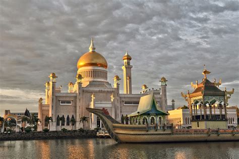 The Palace of the Sultan of Brunei | Asian Pacific Adventures