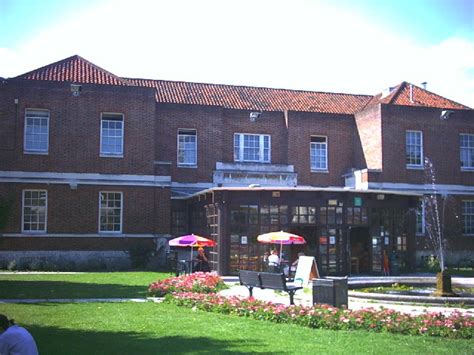 Wallington Library, Shotfield © Noel Foster cc-by-sa/2.0 :: Geograph ...