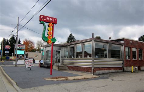 USA Somerset Pennsylvania - vintage roadside diner with retro neon sign ...