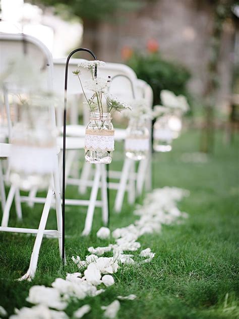 15 Ideas to Steal From These Rustic Wedding Aisles