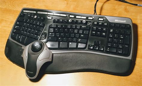 MS Natural Ergonomic Keyboard 4000 + Kensington trackball mouse ...