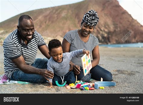 Happy African Family Image & Photo (Free Trial) | Bigstock