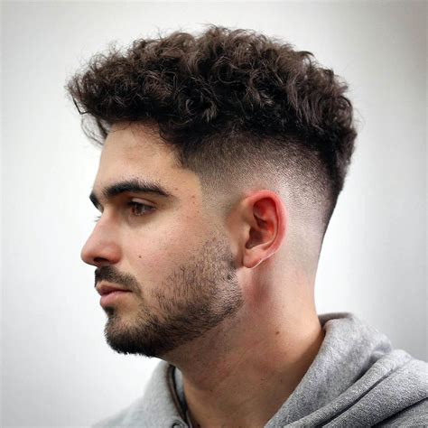 The Best Curly Hairstyles For Men With Oval Faces - xyee0419