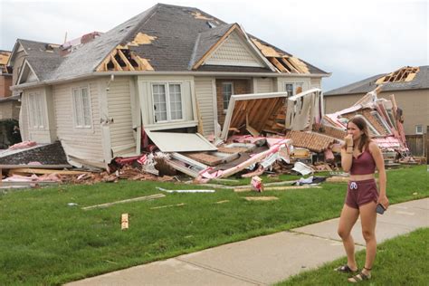 Photographer captures grim scenes from today's tornado (13 photos ...