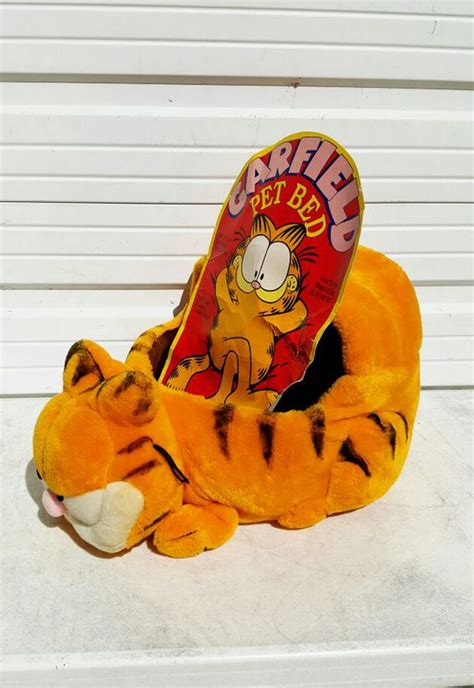 NEW Rare Vintage Plush Garfield Pet Bed for Sale in Orange City, FL ...