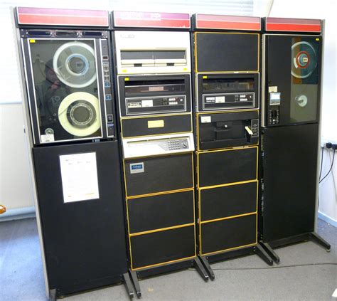 Retromobe - retro mobile phones and other gadgets: Digital (DEC) PDP-11