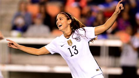 Alex Morgan anuncia que jugará en el Lyon, campeón de la Champions femenil