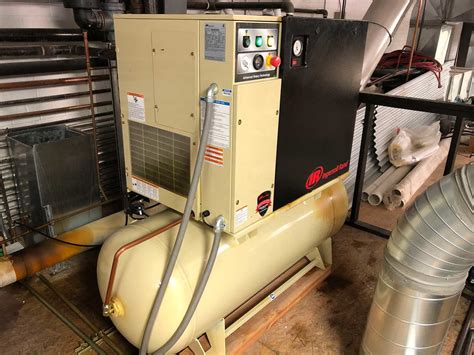 Ingersoll Rand 5-HP 80-Gallon Rotary Screw Air Compressor (230V Phase ...