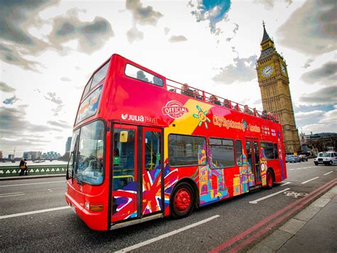 London Hop-on Hop-off Walking Tour, Bus Tour and River Cruise | Vox City