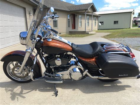 2005 Harley-Davidson® FLHRS/I Road King® Custom (black), Carterville ...