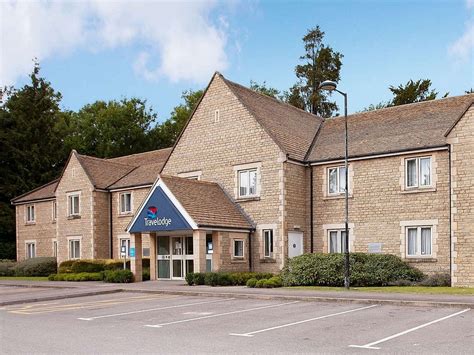 Travelodge Cirencester - UPDATED 2021 Prices, Reviews & Photos (England ...