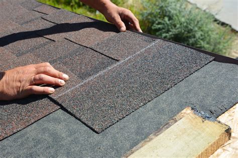 A Beginner's Guide to the Different Types of Roof Shingles