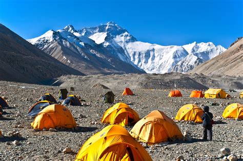 Mount Everest base camp closed to tourists for major clean up