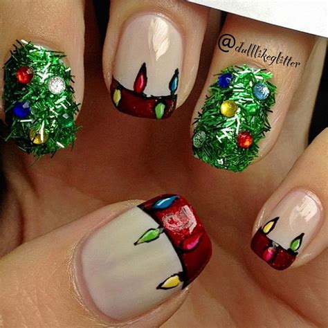 Saving the World One Nail at a Time: Christmas Tree Nail Art Tutorial