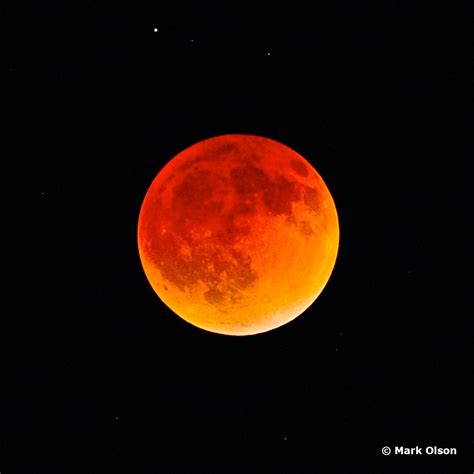 How I Got That Shot: Photographing the "Blood Moon" Lunar Eclipse