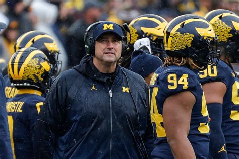 Comparing Michigan football’s 2023 recruiting class with those of the ...