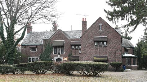 Aretha Franklin's last Detroit property sold for $300K