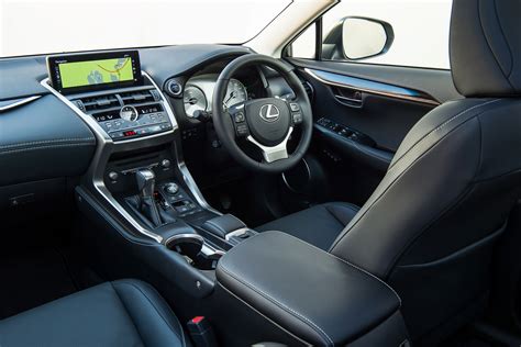 Lexus NX 300h interior & comfort | DrivingElectric