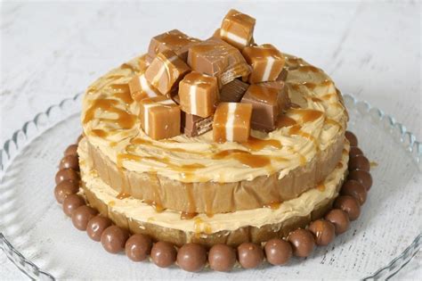 Salted Caramel Mud Cake (moist & dense!) - Bake Play Smile