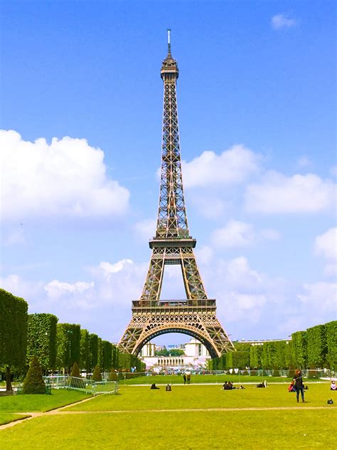 My Tips to See the Eiffel Tower in Paris - Readyfortakeoff Travel Blog