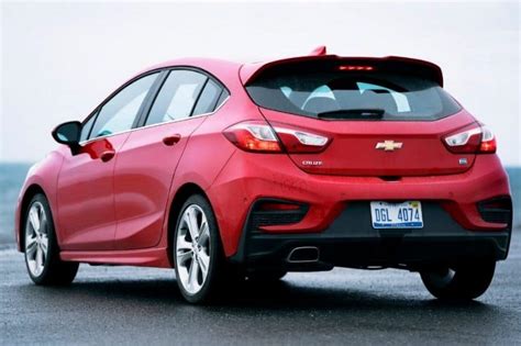 Chevrolet Cruze Specs and Review • Road Sumo