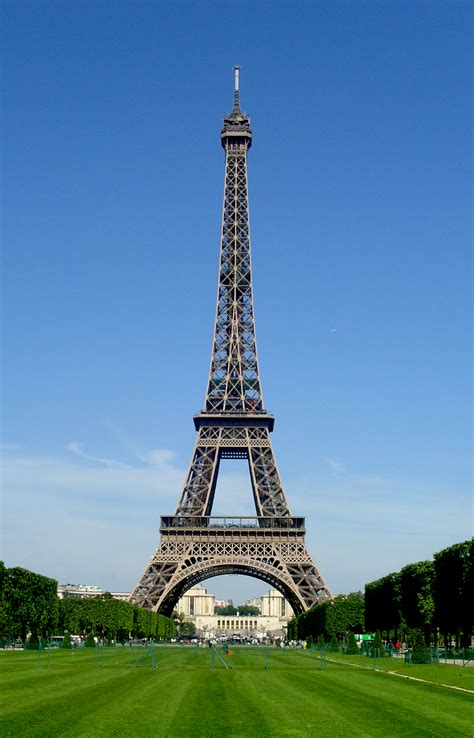 Eiffel Tower Historical Facts and Pictures | The History Hub