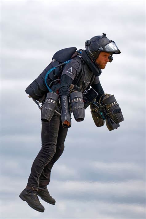 Gravity Founder Shows Off New Jet Pack By Flying Around Chicago ...