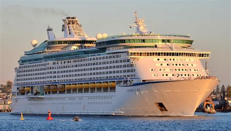 10 Oldest Royal Caribbean Cruise Ships - Oldest.org