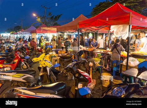 Ayutthaya ayutthaya night market hi-res stock photography and images ...