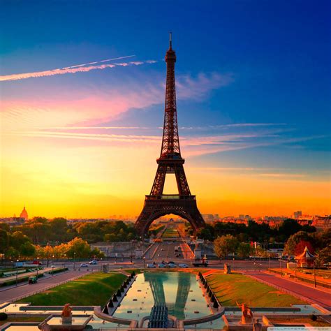 Eiffel Tower in Sunset iPad Air Wallpapers Free Download