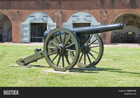 Fort Pulaski Cannon Image & Photo (Free Trial) | Bigstock