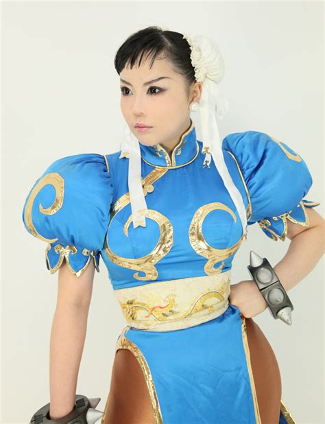 Chun-Li Cosplay photograph by Elin-Kuzunoha on DeviantArt