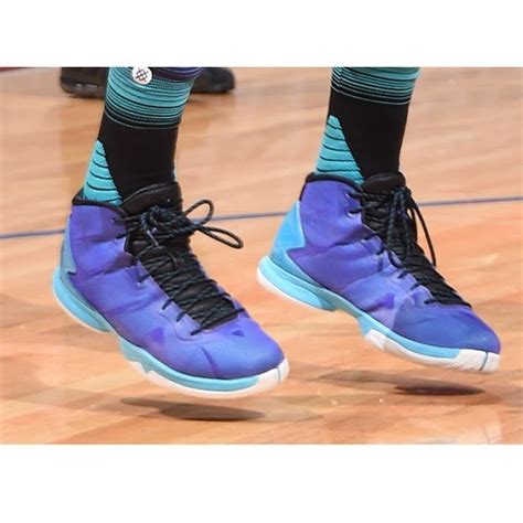 Kemba Walker shoes