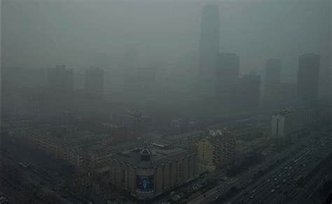 Images: Life in Beijing amid hazardous air pollution levels - Photos ...