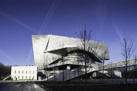 The Paris Philharmonic: A New Temple for Music Lovers