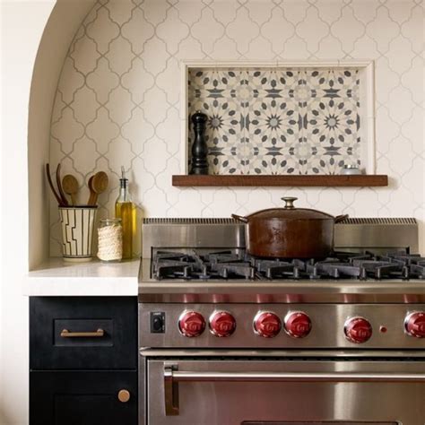 Arabesque Tile Kitchen Backsplash Ideas and Inspiration | Hunker