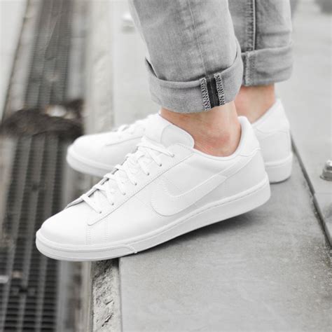 https://www.sooco.nl/nike-court-royale-witte-lage-sneakers-25823.html ...