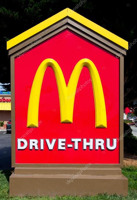 Drive Thru Mcdonalds / Can Mcdonald S Speed Up Drive Thru With Third ...